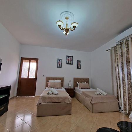 Villa Korado Sarandë エクステリア 写真