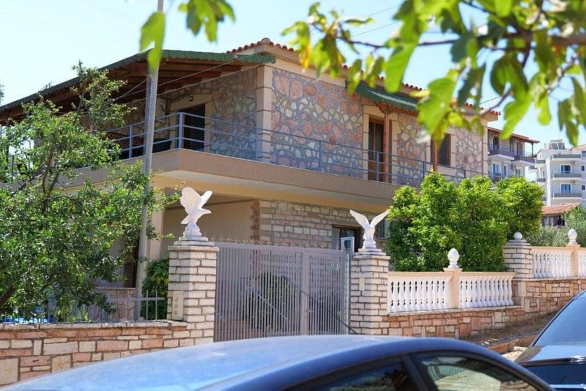 Villa Korado Sarandë エクステリア 写真