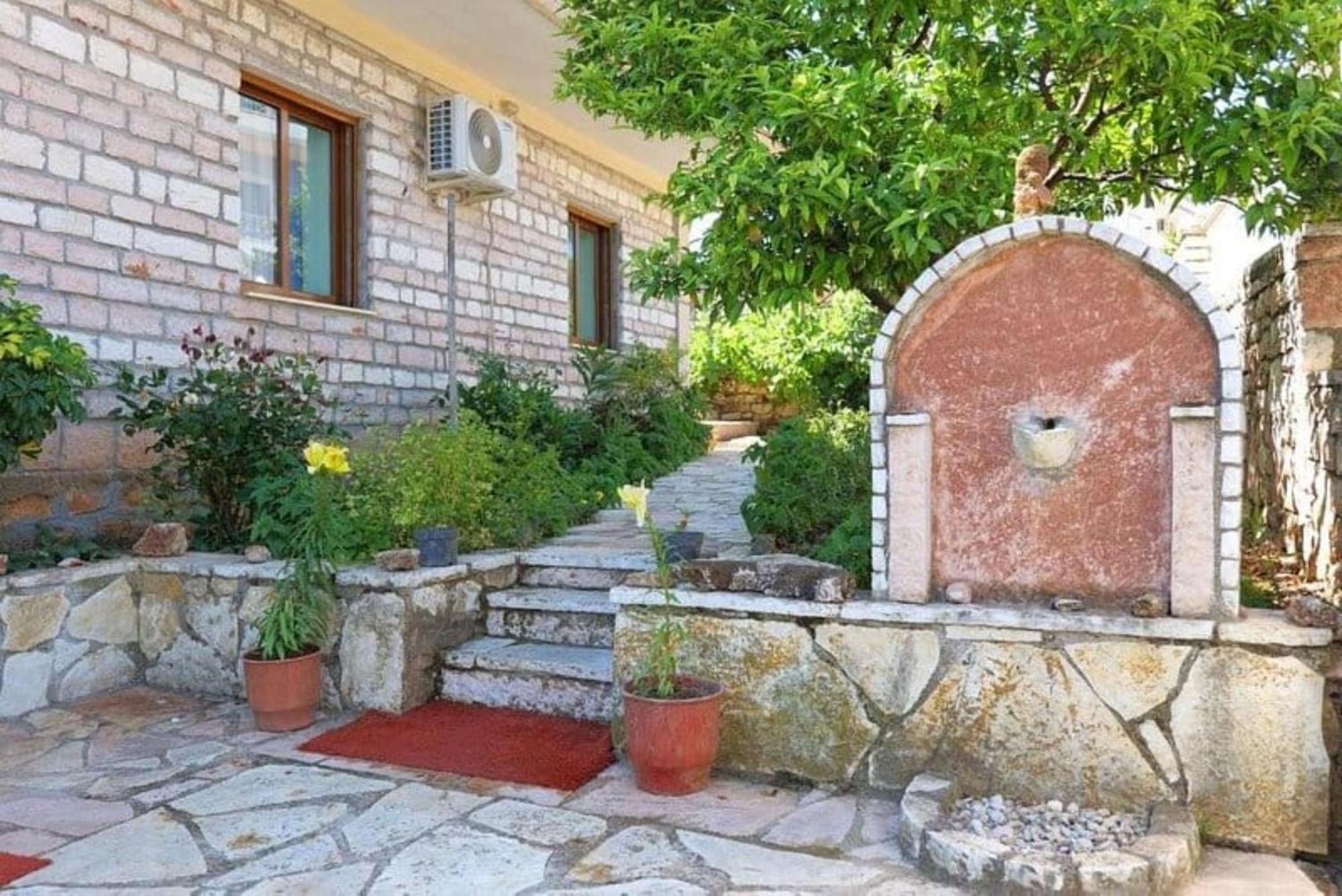 Villa Korado Sarandë エクステリア 写真